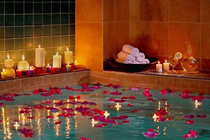 How hotels can attract couples looking for romantic experiences Image 6